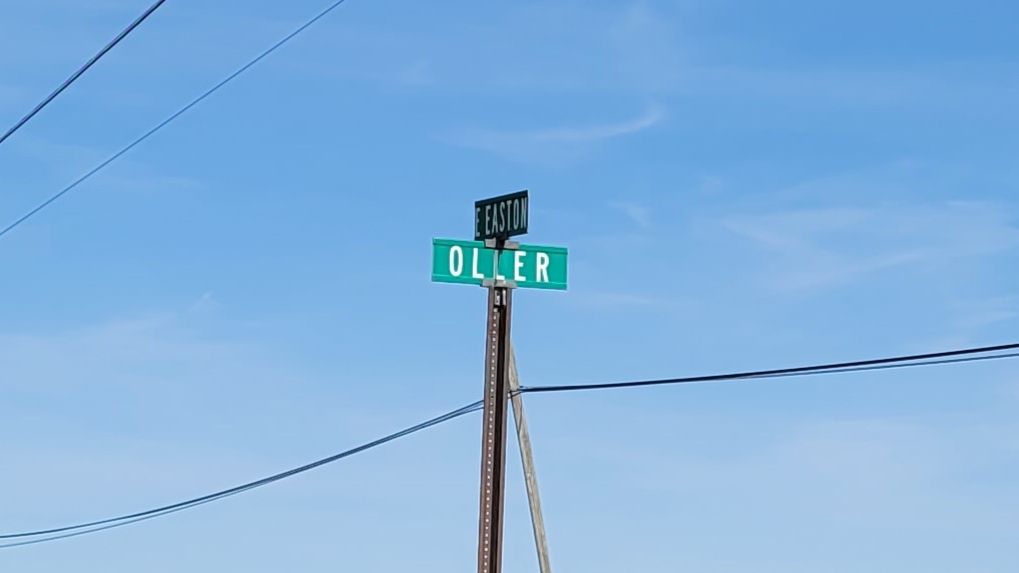 Oller Road sign close-up.